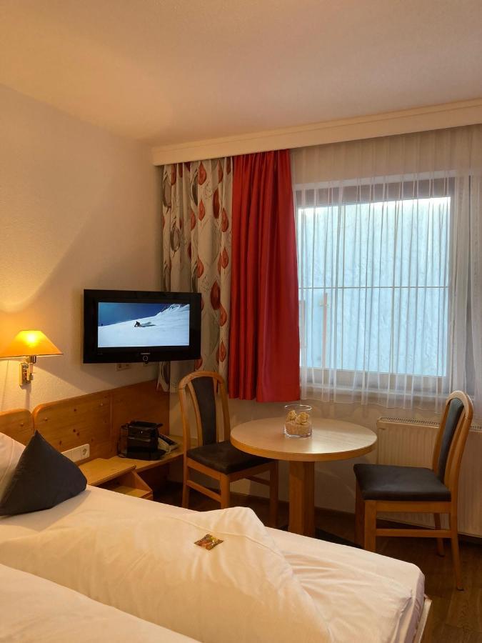 Hotel Am Roemerweg Фис Экстерьер фото