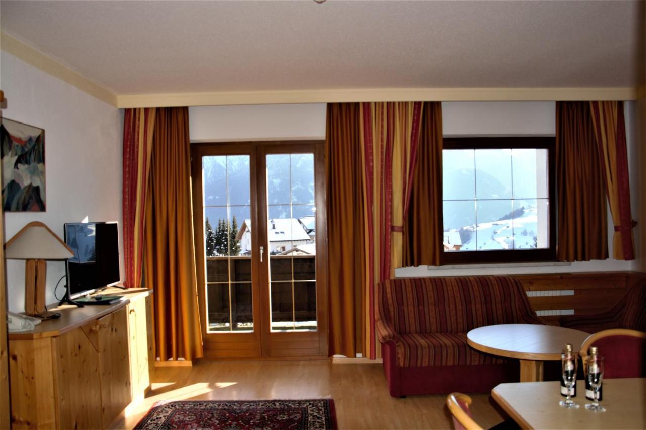 Hotel Am Roemerweg Фис Экстерьер фото