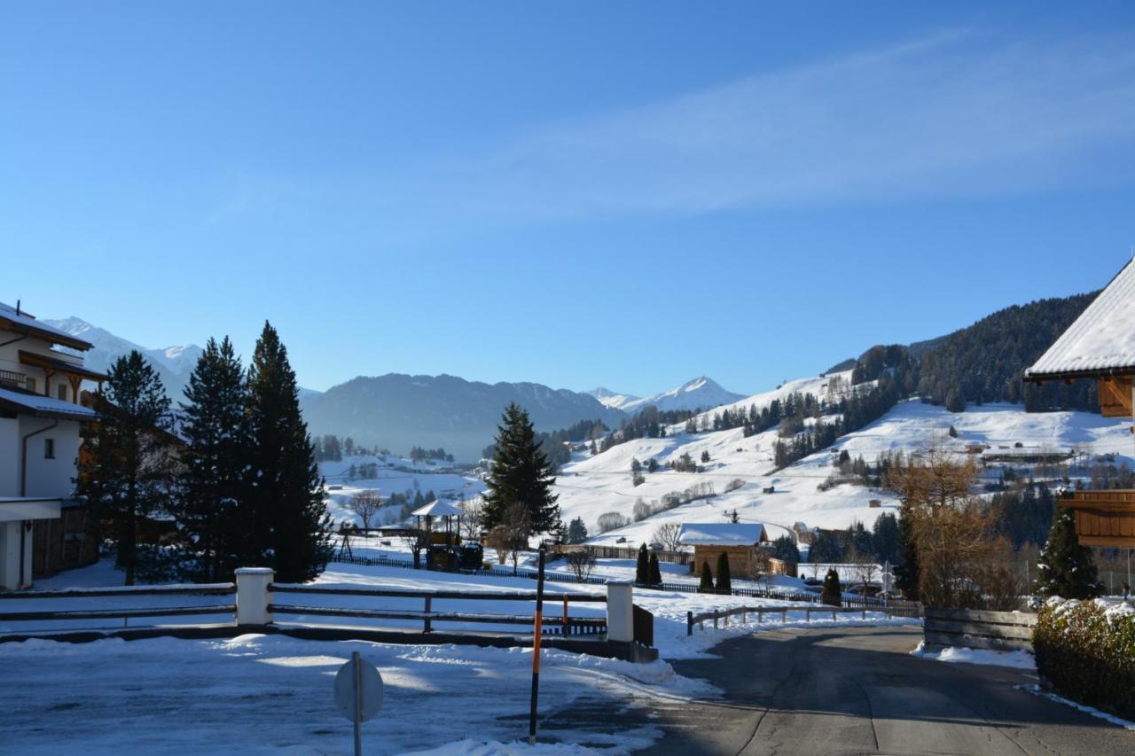 Hotel Am Roemerweg Фис Экстерьер фото