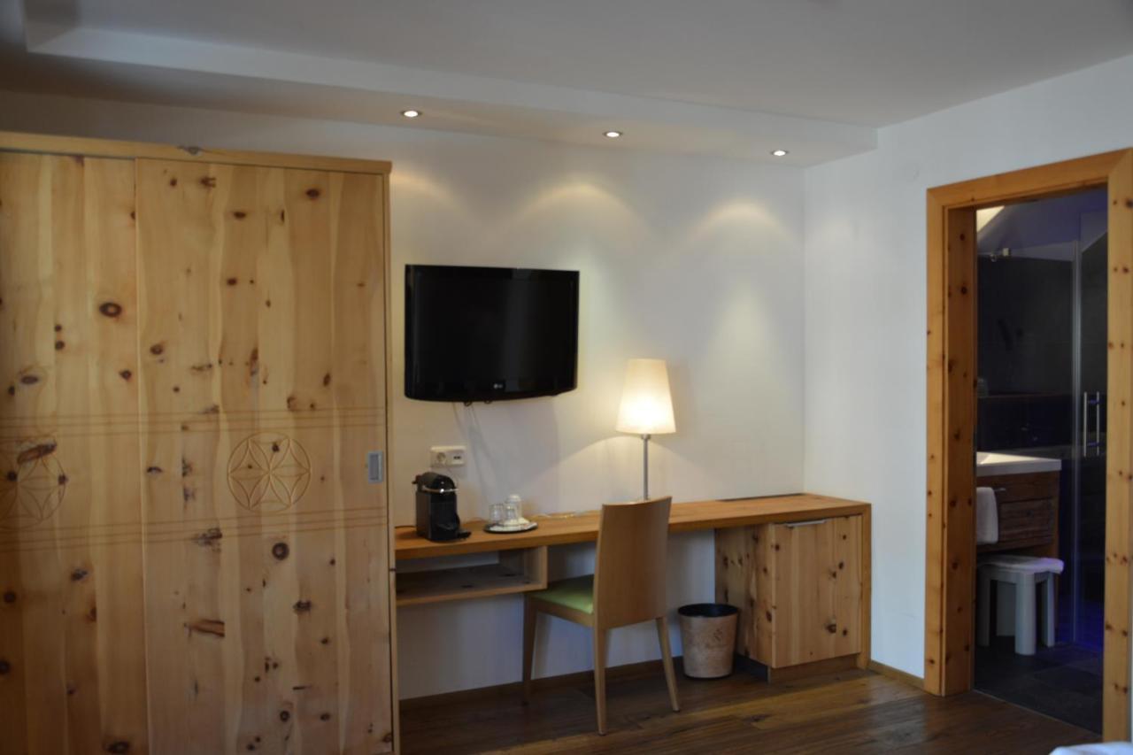 Hotel Am Roemerweg Фис Экстерьер фото