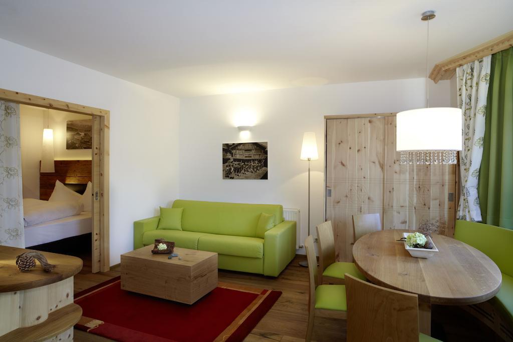 Hotel Am Roemerweg Фис Экстерьер фото